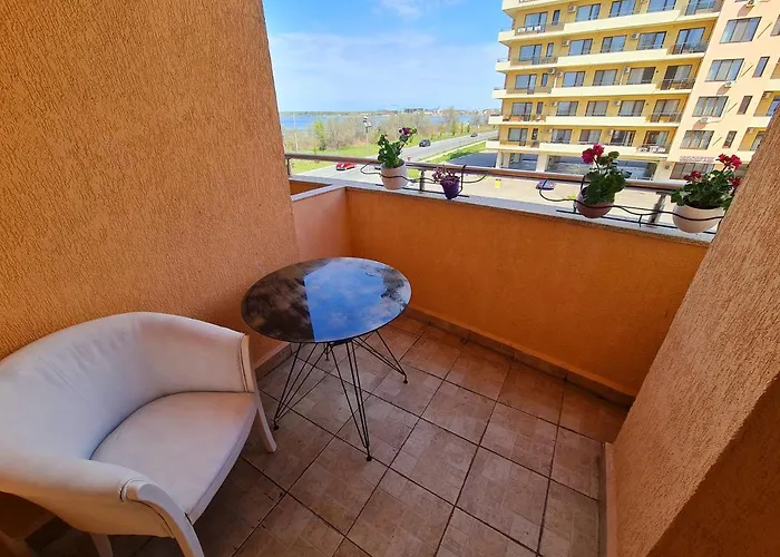 Melly's Summerland Mamaia