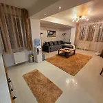 Melly's Summerland Mamaia