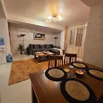 Melly's Summerland Apartment