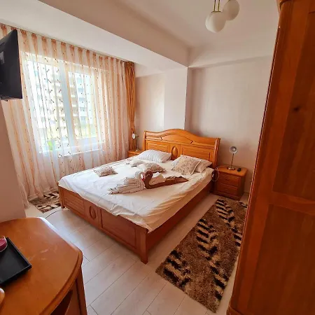 Melly's Summerland Apartament *