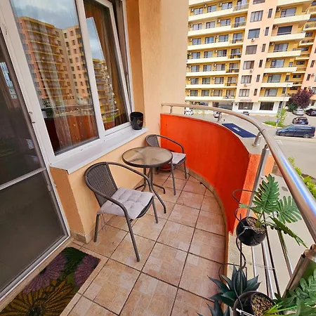 Melly's Summerland Apartament Mamaia