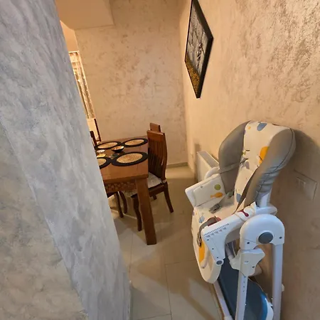 Melly's Summerland Apartament *