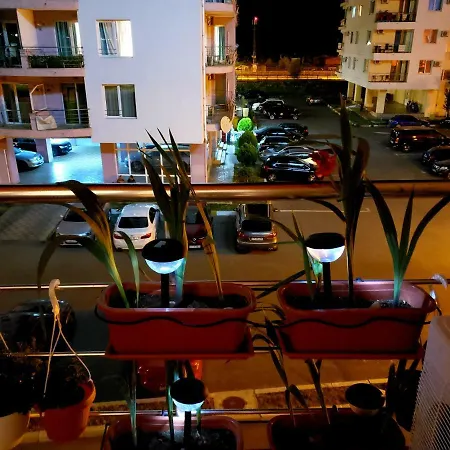 Melly's Summerland Apartment *